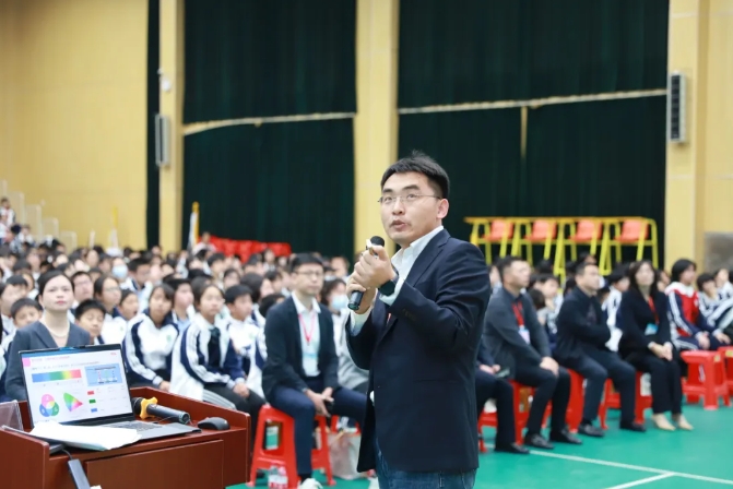 华宜大讲堂开讲！TCL专家趣谈“手机也能被印刷出来”